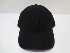 MLB New York Yankees BLACKOUT LOGO Snapback Cap Hat &rsquo;47 Brand NEW NWOT