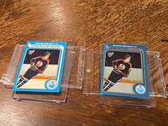Topps Chrome Wayne Gretzky lot of 2 , 1 paper and 1 chrome 98 topps reprint