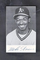 1980/87 MIKE DAVIS OAKLAND A&rsquo;S 4X6 AUTOGRAPHED CUT W/PHOTO