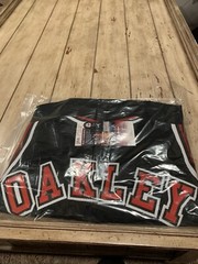 Charles Oakley Autographed/Signed Jersey JSA COA Chicago Bulls