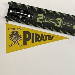 1960s Pittsburgh Pirates 1.5×3.5 Inch Decal Baseball Post Cereal Mini Pennant