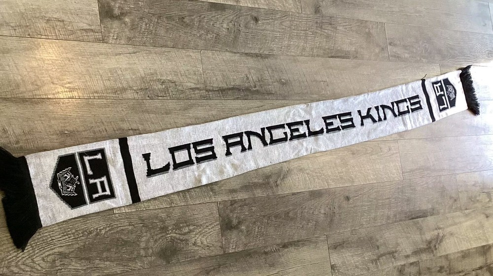 Los Angeles LA Kings Hockey NHL Gray Black And White Scarf