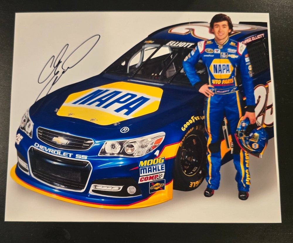 Chase Elliot Nascar star 8 x 10 signed autographed promo photo