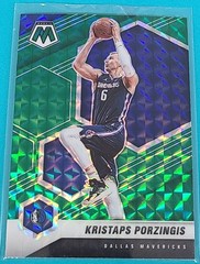 2020 Panini Mosaic Green Prizm #74 Kristaps Porzingis Basketball Card H5