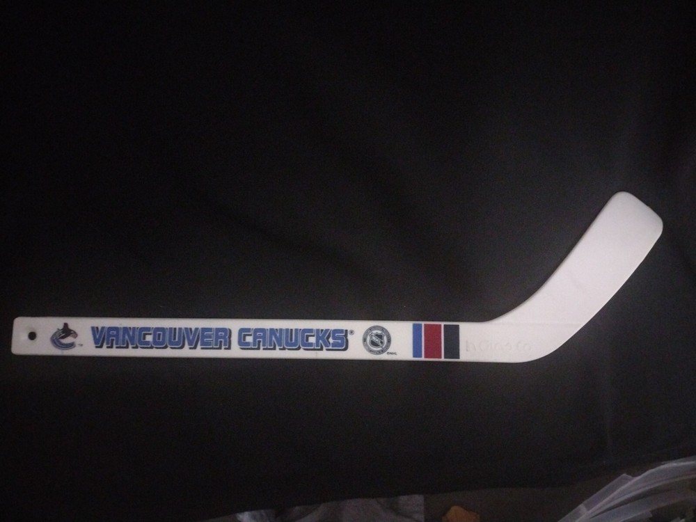 Vintage 1990s VANCOUVER CANUCKS White Mini Stick Plastic Inglasco Blue Logo