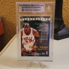 SkyBox 1995-96 Premium Michael Jordan Electrified #278 Bulls BGS 8.5