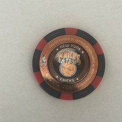Walt Frazier HOF 2005-2006 NBA Poker Chip Red Black #&rsquo;d /399 NY Knicks