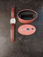 2004 NFL TOM BRADY GAME TIME WATCH IN original Tin-Patriots RARE!New Battery