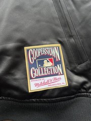 NY Yankees Mitchell & Ness « Blackout » Satin Style Big Logo Jacket – 2XL