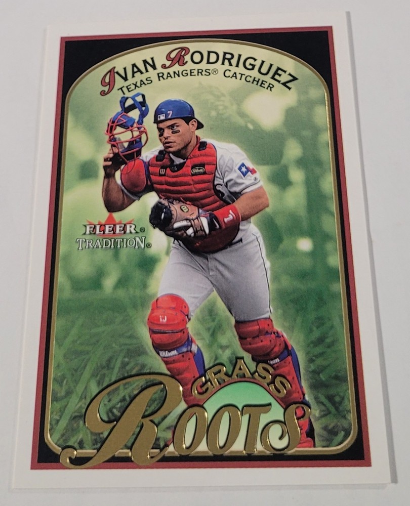 2001 Fleer Tradition Grass Roots #GR11 Ivan Rodriguez Texas Rangers