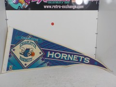 N A718 90&rsquo;s Charlotte Hornets Pennant Felt Flag Purple Teal NBA Wincraft