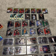2025-26 Topps Chrome Update 68 Card Lot 11 Refractors, 9 Clutch Gene, 2 Paradox