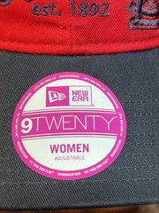 NWT ladies NewEra 9Twenty St.Louis Cardinals red/navy/black cotton snapback cap.