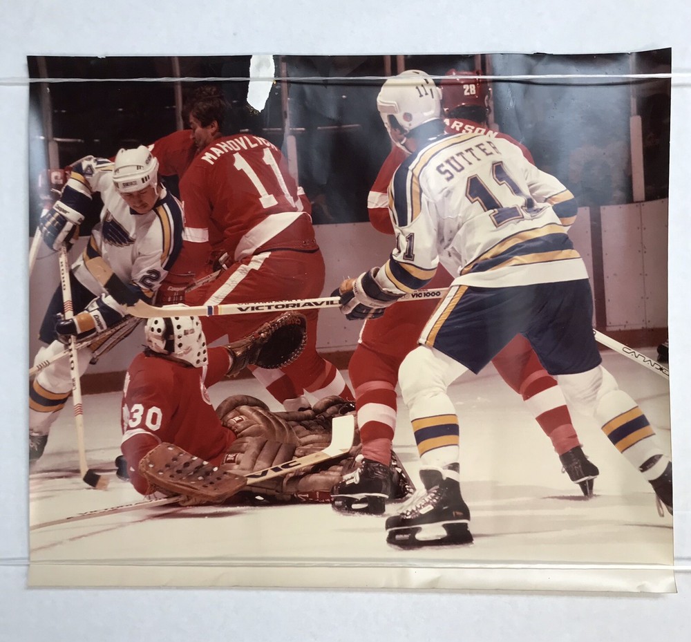 1979 Blues Redwings Poster 23 3/4 x 19 3/4 Brian Sutter Bernie Federko Man Cave