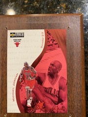 1997-98 Upper Deck Collector&rsquo;s Choice – Hot Properties #385 Michael Jordan