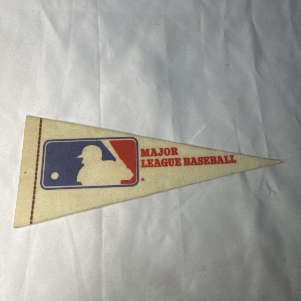 1970’s Major League Baseball MINI PENNANT MLB Felt Flag