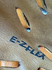 Vtg SPALDING 42-3871 RICO PETROCELLI Signature Model Baseball Glove Mitt RHT