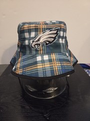 PHILADELPHIA EAGLES NFL NEW ERA GREEN PLAID BUCKET HAT. NEW