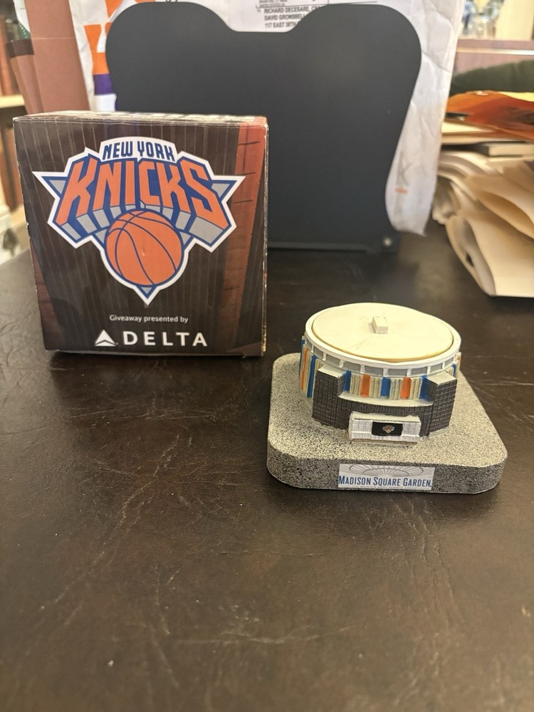 NIB New York Knicks SGA Madison Square Garden Mini Replica Delta Ceramic Brunson