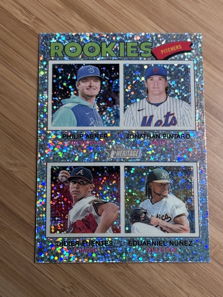 2026 Topps Heritage – Rookies Pitchers Chrome Silver Sparkle Refractor #372