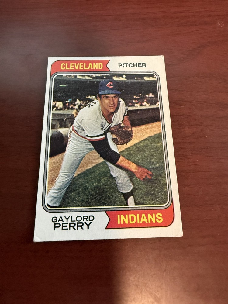 1974 Topps #35 Gaylord Perry HOF. VG/EX
