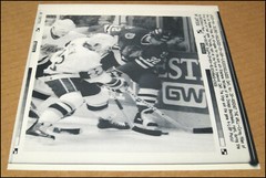 11/20/1992 Wire Photo Corey Millen Stephane Matteau LA Kings Chicago Blackhawks