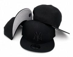 New York Yankees 9FIFTY Cap – NY MLB New Era 950 Hat – Black on Black Snapback