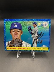 2025 Topps Chrome Platinum – Yoshinobu Yamamoto #18 Blue Shimmer /100