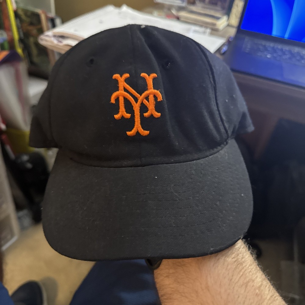 Vintage Roman MLB New York Giants Black Fitted Hat Size 7 1/2