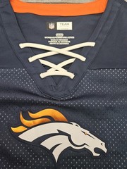 Denver Broncos NFL Women’s M T-Shirt Short Sleeve Navy W/ Orange White Lace