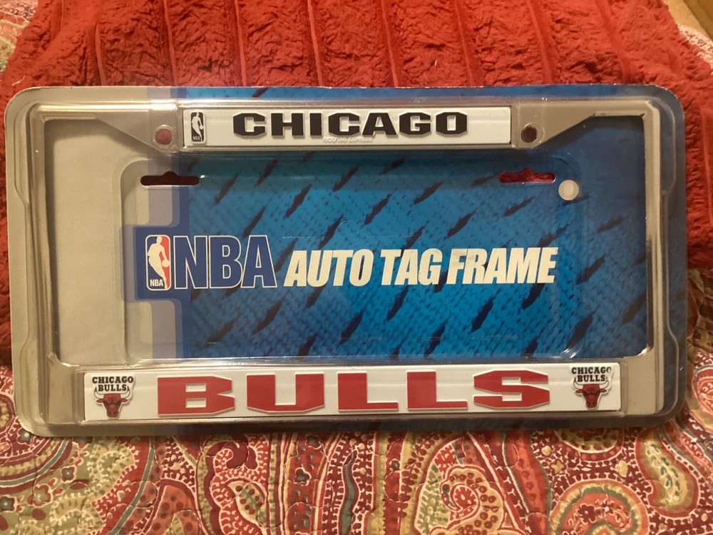 ÇHICAGO BULLS SEALED! RICO CHROME LICENSE PLATE FRAME/HOLDER; FREE POSTAGE!!!!!!