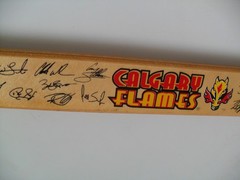 Calgary Flames Mini Stick – 2 Sticks – 2004 Confernece Champ & 1999-01 Team Auto
