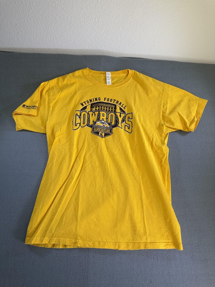 Wyoming Cowboys Shirt Mens Large Gold NCAA Football M&O Gold Agriculture