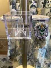 2021 Milwaukee Bucks Championship Ring w/Showcase Cube Giannis Antetokounmpo