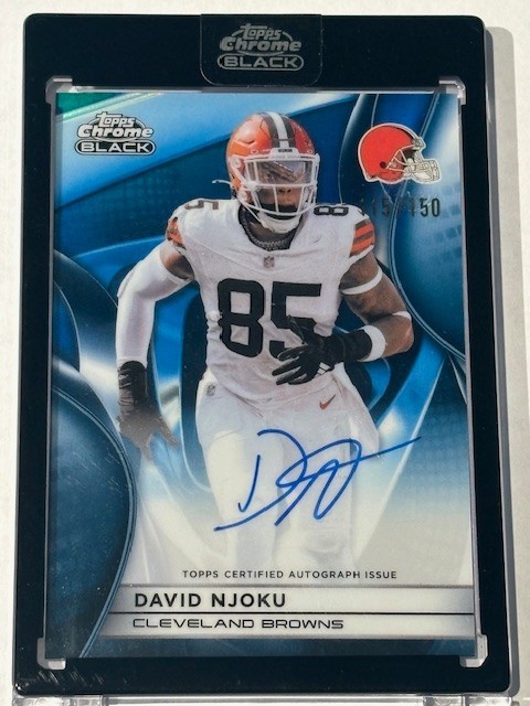2025 Topps Chrome Black David Njoku Blue Refractor Auto #/150 – Browns