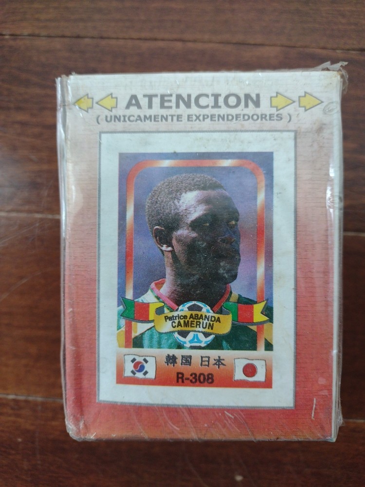 2002 Reyauca FIFA World Cup Box of 100 packs- Ronaldinho, Zidane, Ronaldo RARE!!