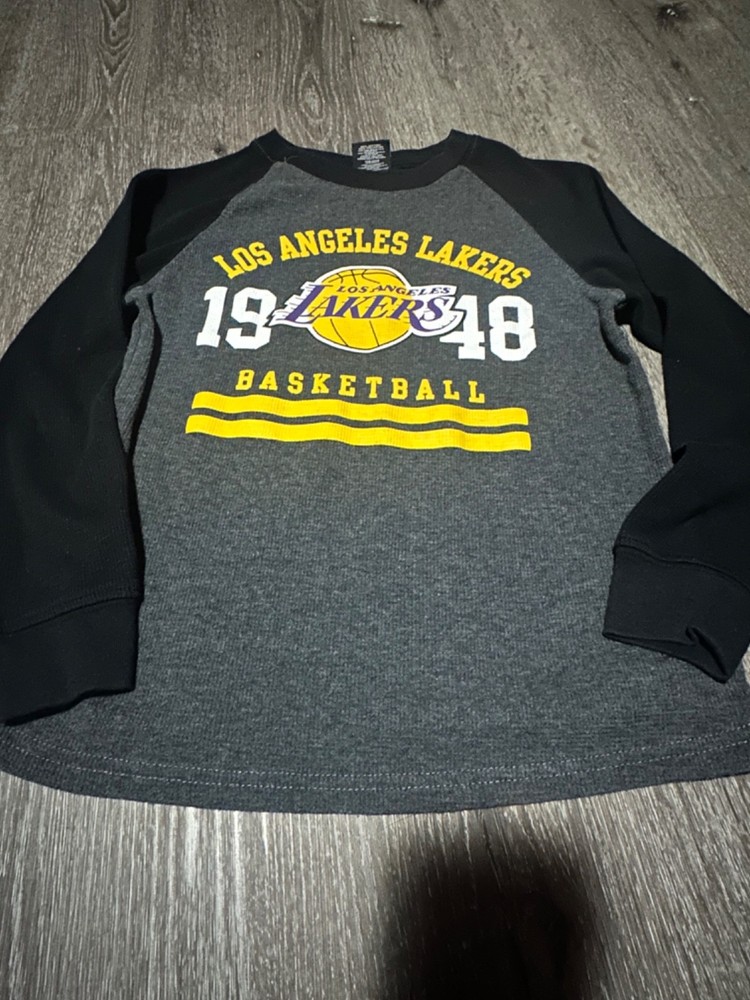 NBA boys dark gray & black long sleeve Lakers shirt. Youth medium. Fits S -M