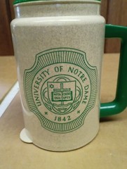 University of Notre Dame ND Fighting Irish 1842 Whirley Plastic Cup Mug w/Lid