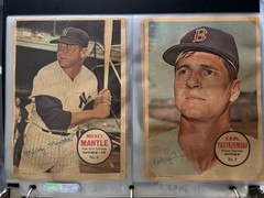 1967 Topps – Poster Inserts Lot of 33 Mickey Mantle, Hank Aaron, Willie Mays Etc
