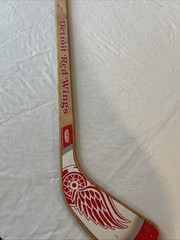Detroit Red Wings Wooden Mini Hockey Stick NHL Hockey Fan Souvenir