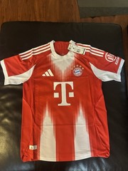 NEW $150 Adidas FC Bayern Munich 25/26 Home Authentic Jersey Red JJ2144 Size M