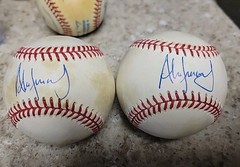 PAIR OF ALEX FERNANDEZ SIGNED AMERICAN LEAGUE BASEBALL&rsquo;S NO COA CHICAGO WHITE…