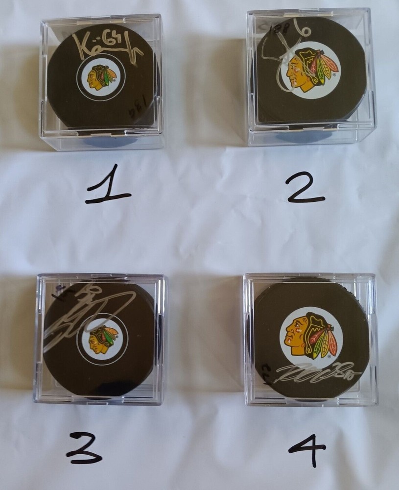 Chicago Blackhawks signed NHL Hockey Puck: Please select your players