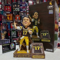 JOSH ALLEN Wyoming Cowboys Buffalo BILLS #17 « Jersey Retirement » NCAA Bobblehead