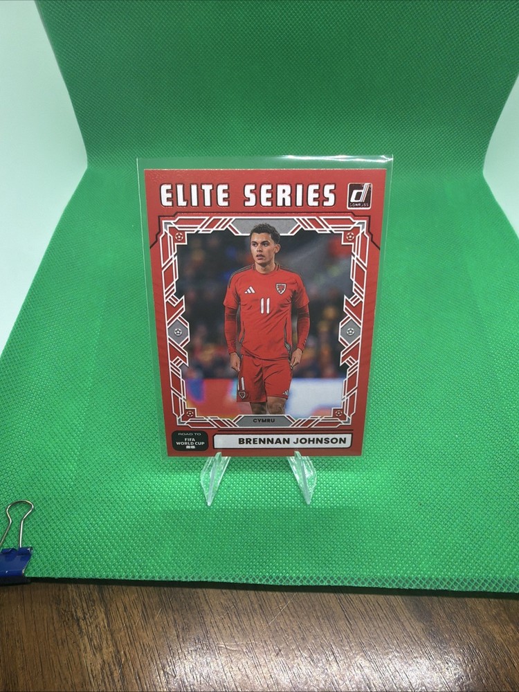 2025-26 Donruss FIFA World Cup Elite Series #1 Brennan Johnson, Cymru – RED