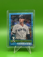 2025 Topps Heritage – Cody Bellinger #129 Chrome Light Blue Sparkle Refractor