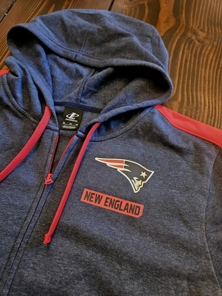 NEW ENGLAND PATRIOTS LOGO ATHLETIC NAVY AND RED HOODIE IN MENS SIZE XL