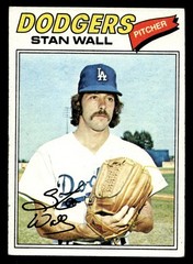 1977 Topps – Stan Wall Baseball card #88 Los Angeles Dodgers Raw Trading Card