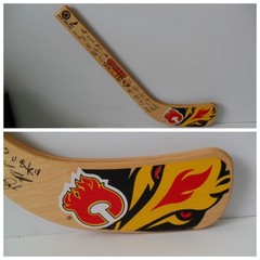 Calgary Flames Mini Stick – 2 Sticks – 2004 Confernece Champ & 1999-01 Team Auto
