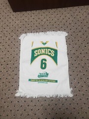 Sonics Sixth Man Hand Towel NBA Playoffs 2002 Vintage